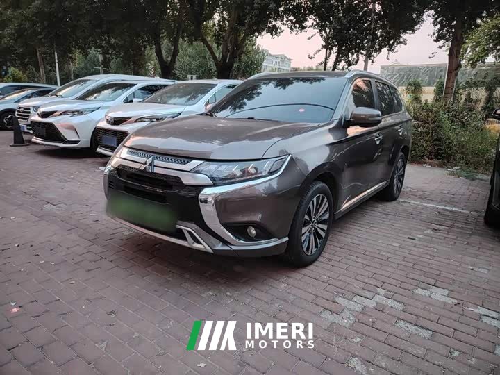 Mitsubishi Outlander 2019 2.4L AWD Premium 7-Seater China V Emission Standard - ავტომობილი ჩინეთიდან