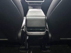 Tesla Model Y Rear-Wheel Drive - ფოტო 2