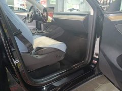 Tesla Model Y Rear-Wheel Drive - ფოტო 18