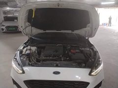 Ford Focus Hatchback EcoBoost 180 Automatic ST Line - ფოტო 11