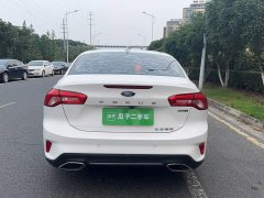 Ford Focus Sedan EcoBoost 180 Automatic Trend - ფოტო 13