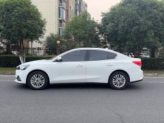 Ford Focus Sedan EcoBoost 180 Automatic Trend - ფოტო 16