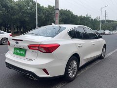 Ford Focus Sedan EcoBoost 180 Automatic Trend - ფოტო 5