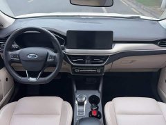 Ford Focus Sedan EcoBoost 180 Automatic Trend - ფოტო 8