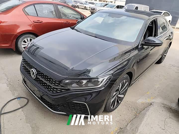 Volkswagen Passat 330TSI Starry Sky Elite