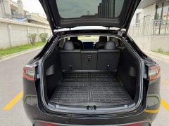 Tesla Model Y Rear-Wheel Drive - ფოტო 10