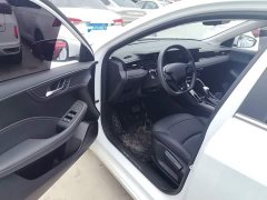 SAIC MG i5 1.5L CVT Luxury - ფოტო 13