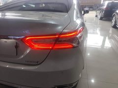 Toyota Camry 2023 Hybrid 2.5L HG Luxury - ფოტო 10