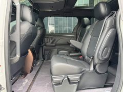 Toyota Gravia 2.5L Hybrid Luxury - ფოტო 14