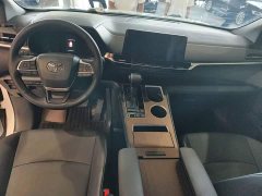 Toyota Gravia 2.5L Hybrid Comfort Edition - ფოტო 10