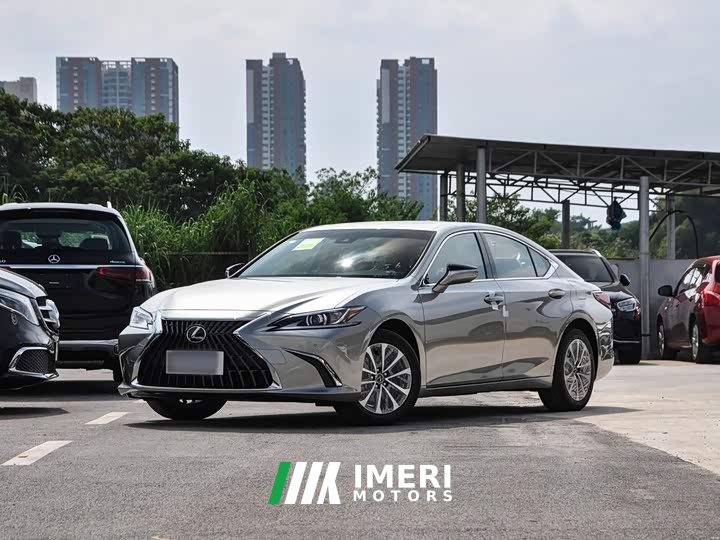 Lexus ES 260 Excellence Edition - ავტომობილი ჩინეთიდან