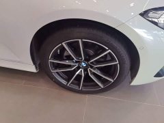 BMW 3 Series 325Li M Sport Package - ფოტო 12