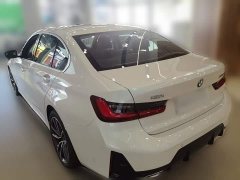 BMW 3 Series 325Li M Sport Package - ფოტო 7