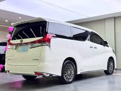 Lexus LM 2020 300h Four-Seat Royal Edition - ფოტო 10