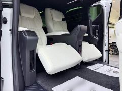 Lexus LM 2020 300h Four-Seat Royal Edition - ფოტო 4