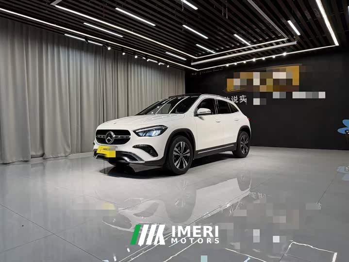 Mercedes-Benz GLA 200