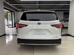 Toyota Sienna 2.5L Hybrid AWD Premium Edition - ფოტო 11