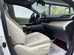 Toyota Sienna 2.5L Hybrid AWD Premium Edition - ფოტო 5