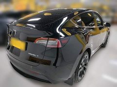 Tesla Model Y Rear-Wheel Drive - ფოტო 10