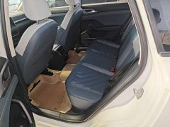 Volkswagen Touareg 300TSI Two-Wheel Drive Moonlight Edition - photo 13