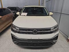 Volkswagen Touareg 300TSI Two-Wheel Drive Moonlight Edition - photo 3