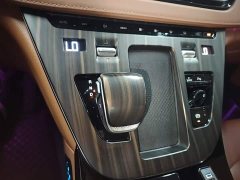 FAW Red Flag HQ9 PHEV 2.0T AWD Business Edition - ფოტო 10