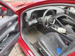 Hyundai Elantra 1.5L CVT Luxury - ფოტო 13