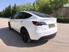 Tesla Model Y Rear-Wheel Drive - ფოტო 5