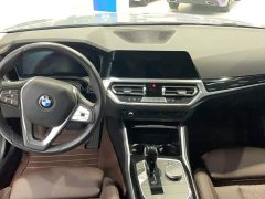 BMW 3 Series 320i M Sport Package - ფოტო 10
