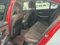 BMW 3 Series 320i M Sport Package - ფოტო 9