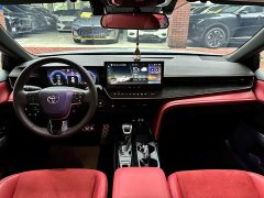 Toyota Camry Hybrid 2.0L HXS Sport Plus - ფოტო 3