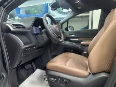Toyota Grevias 2.5L Hybrid Flagship ULTRA Edition - ფოტო 3