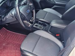 Ford Focus Hatchback EcoBoost 180 Automatic ST Line - ფოტო 12