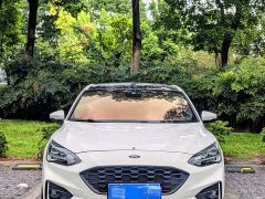 Ford Focus Hatchback EcoBoost 180 Automatic ST Line - ფოტო 13