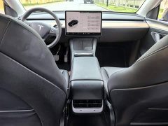 Tesla Model Y Long Range All-Wheel Drive - ფოტო 11