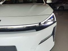Geely Galaxy L6 2025 EM-i 140km Explorer Edition - ფოტო 18