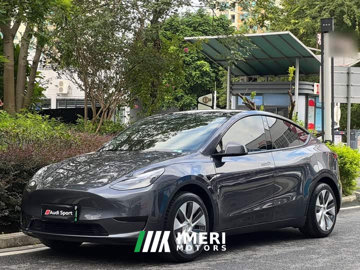 Tesla Model Y Facelift Rear-Wheel Drive