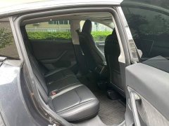 Tesla Model Y Rear-Wheel Drive - ფოტო 17