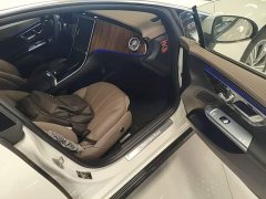 Mercedes-Benz EQE 500 4MATIC Luxury - ფოტო 9