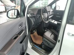 Toyota Sienna 2021 2.5L Hybrid Platinum Edition - ფოტო 12