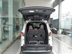 Toyota Sienna 2021 2.5L Hybrid Platinum Edition - ფოტო 15