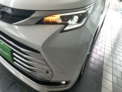 Toyota Sienna 2021 2.5L Hybrid Platinum Edition - ფოტო 18
