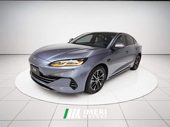 BYD Dolphin 06 DM-i Smart Drive 120KM Premium Edition