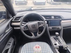 Honda Civic 2021 Hatchback 220 Turbo CVT Trendy Control - ფოტო 14