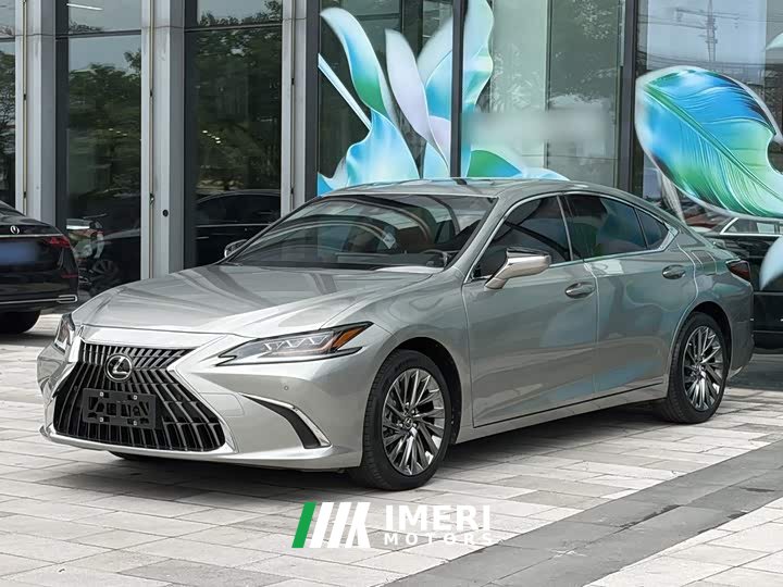 Lexus ES 2023 200 Excellence Edition - ავტომობილი ჩინეთიდან