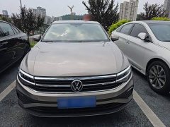 Volkswagen Bora 200TSI DSG Comfort Navigation Edition - ფოტო 3