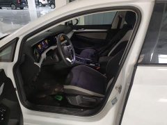 Volkswagen Golf 200TSI DSG - ფოტო 11