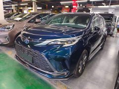 Toyota Gravia 2.5L Hybrid Premium Welfare Plus Edition - ფოტო 1
