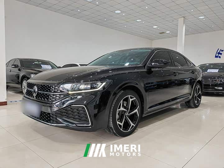 Volkswagen Passat Facelift 330TSI Starry Sky Elite