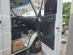 Iveco Daily 2023 2.5T A37M1 Long Wheelbase Mid-Roof Dual Rear Wheels Side Sliding Door 5-9 Seater - ფოტო 20